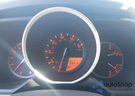 2011 Toyota 4Runner Sr5 V6 z USA, uszkodzony, nr VIN JTEBU5JRXB5046847